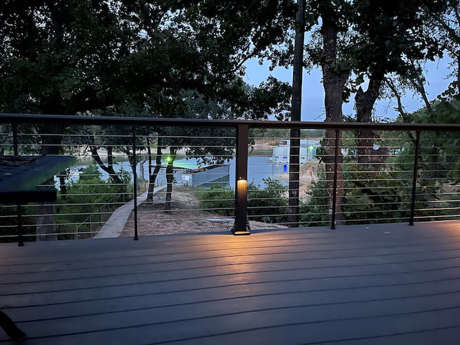 Key-Link Chesapeake Series Horizontal Cable used on a customer's deck