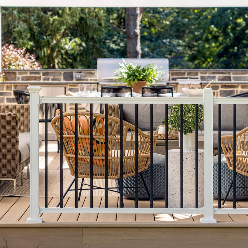 Keylink American Square Baluster White Rails Black Balusters / 36" / 6' Level Keylink American Series Aluminum Railing Kit