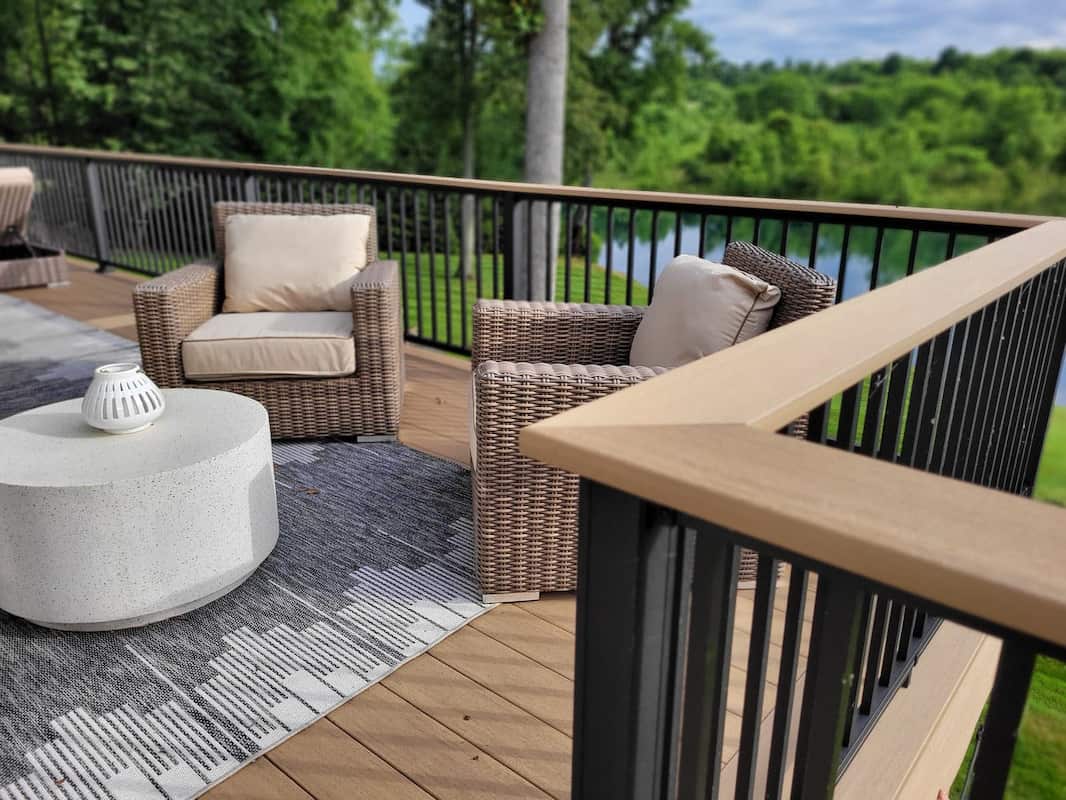 Keylink Chesapeake Square Baluster Railing Keylink Chesapeake Series Square Baluster Railing